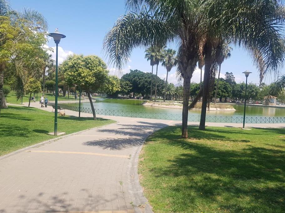 Apartamento Malaga 300 Metros De La Playa Luaran gambar