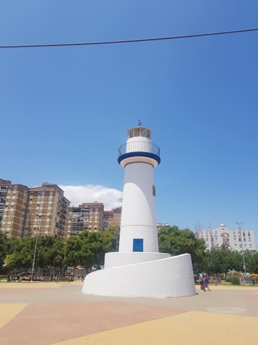 Apartamento Malaga 300 Metros De La Playa Luaran gambar